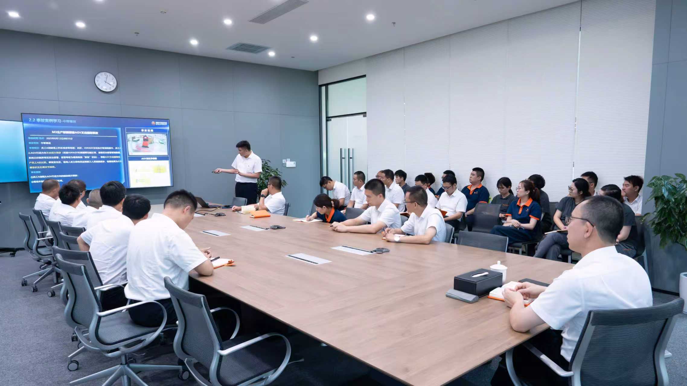 f0c0719177f129e76936baee51321934.jpg f0c0719177f129e76936baee51321934.jpg